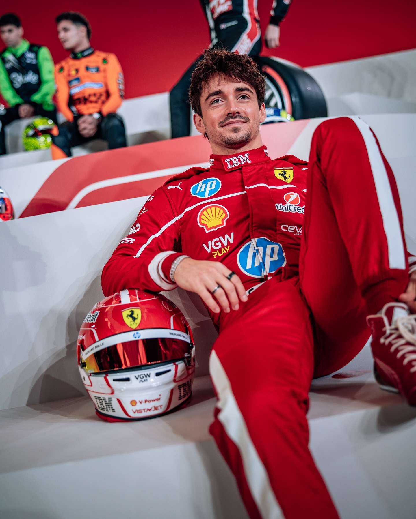 法拉利翻盘哈斯车队，佩雷兹带队取胜