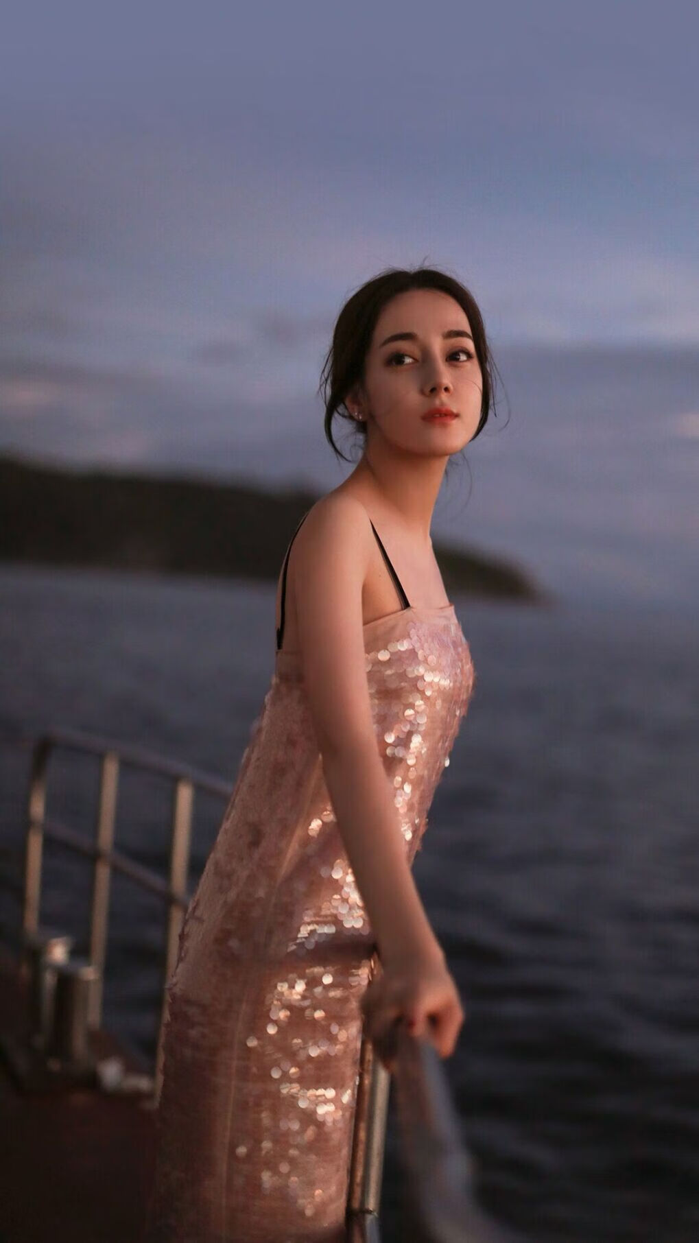 冠军的钢印,当F1终点线狂舞,李刚仁在绿茵场锻造稳定输出的永恒法则